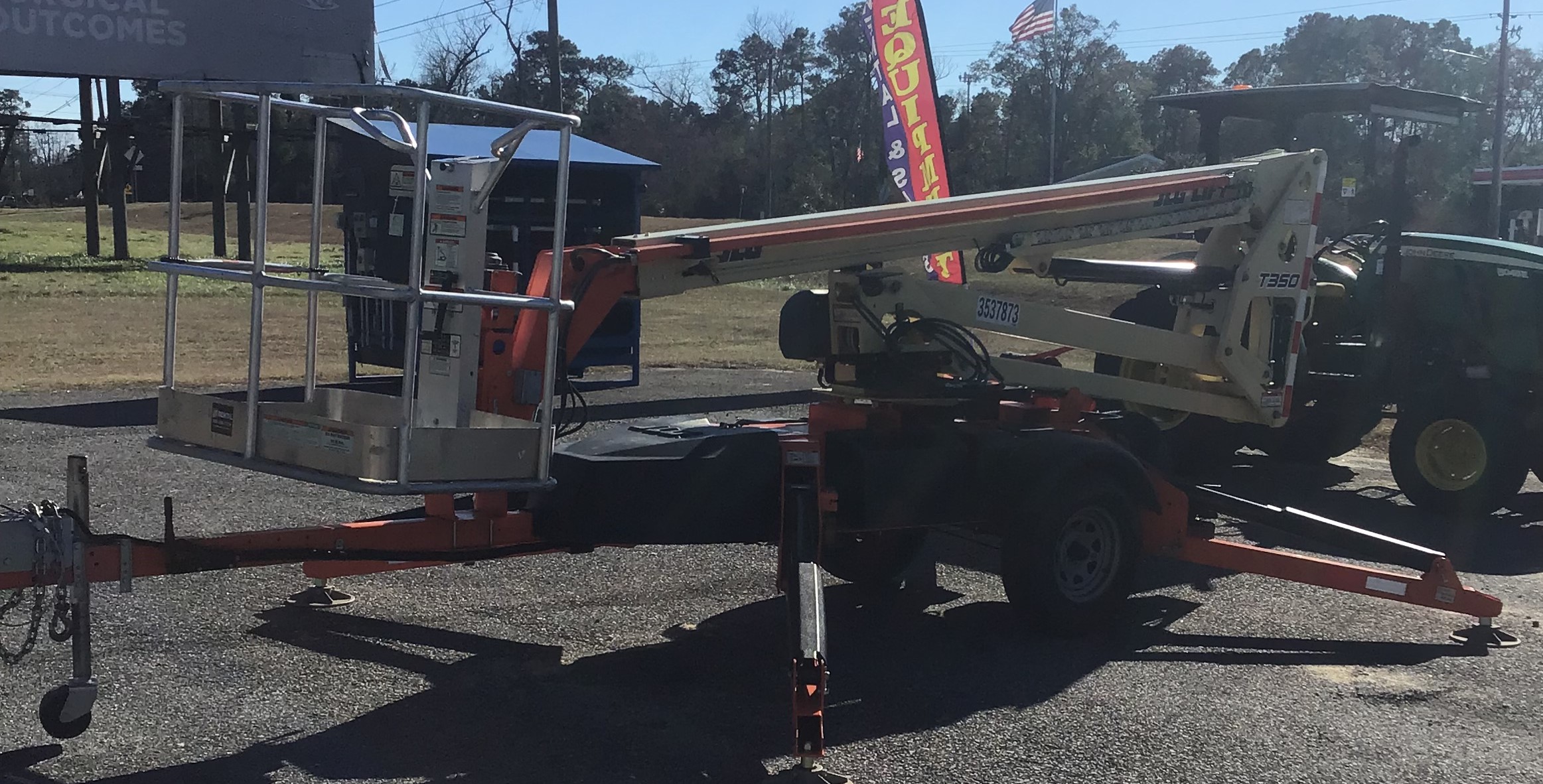 JLG Pull Behind Boom Lift - Image 2