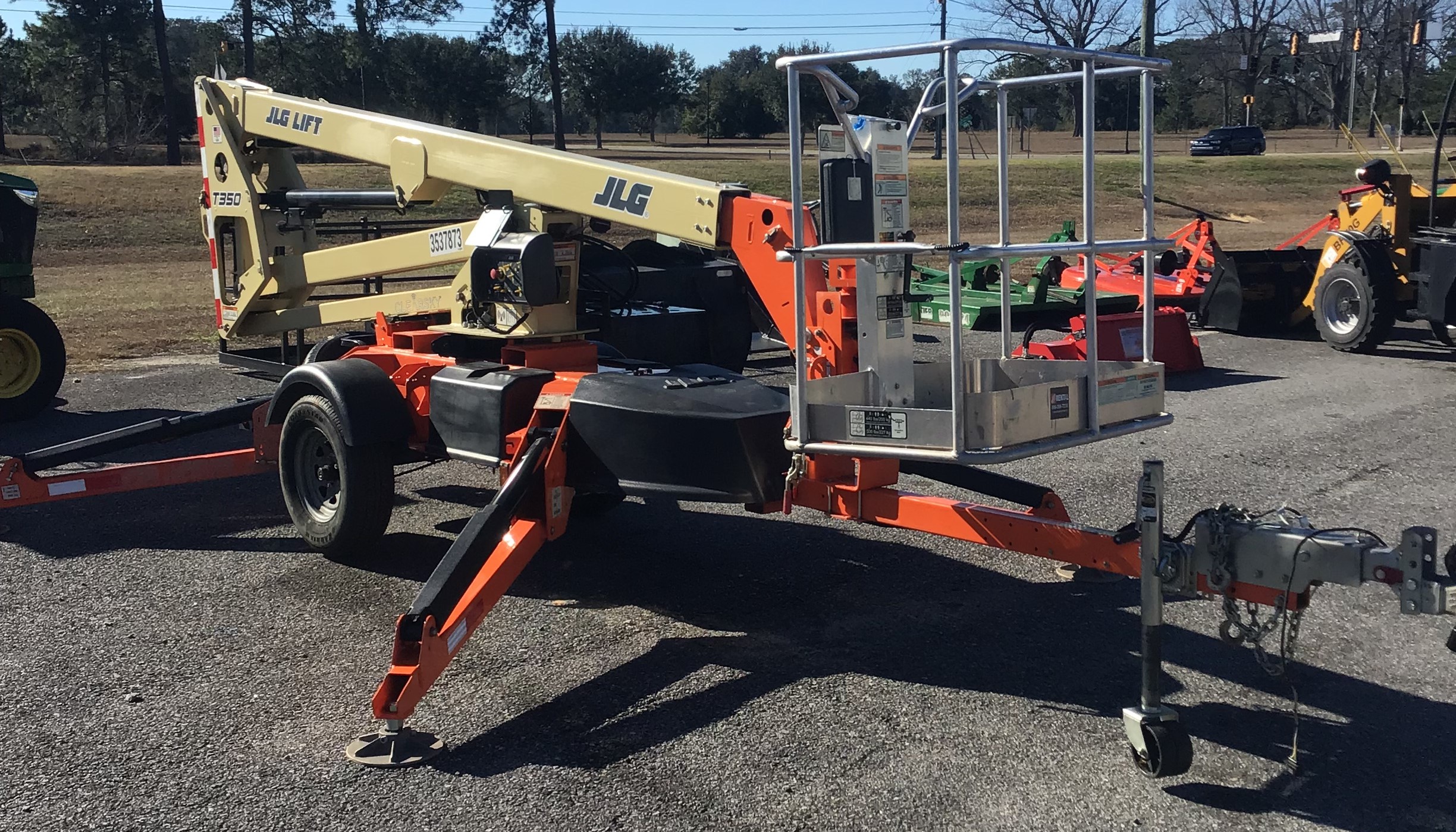 JLG Pull Behind Boom Lift