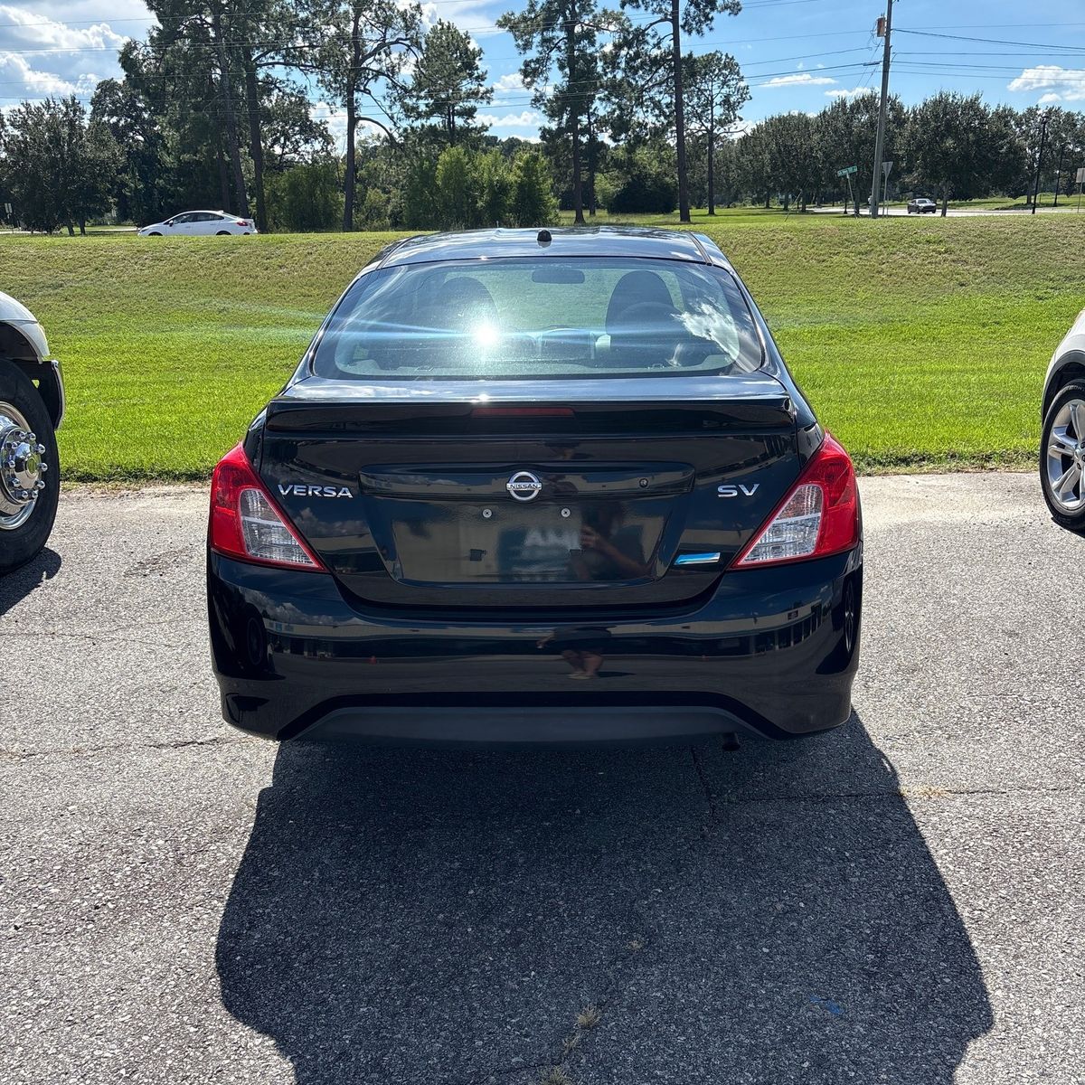 2015 Nissan Versa 1.6 SV - Image 3
