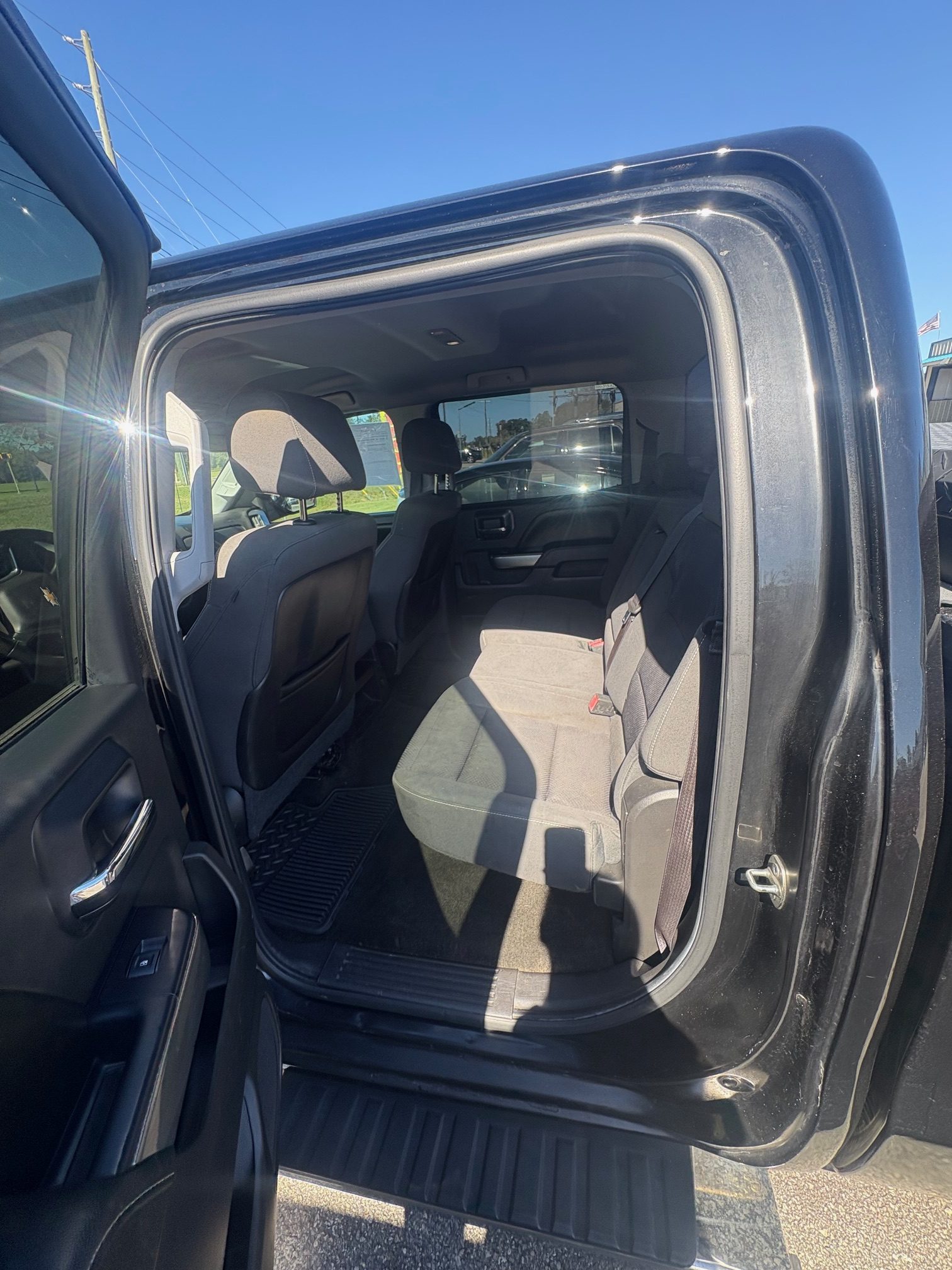 2015 Chevrolet Silverado 1500 - Image 3